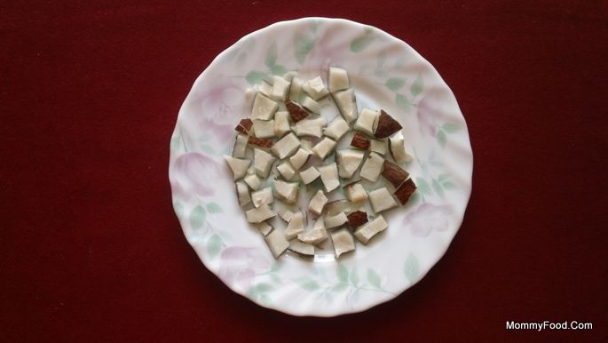 22 Dry Coconut Pieces