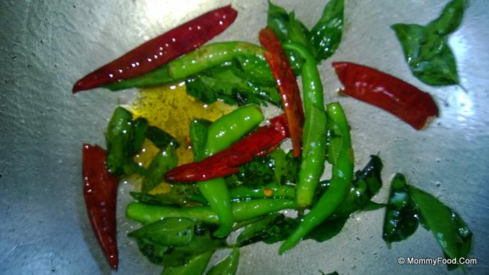 Fry Green Chillies Curry Leaves Dry Red Chillies In Oil